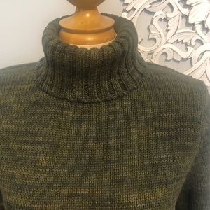 Banana Republic heavy weight cotton turtleneck sweater